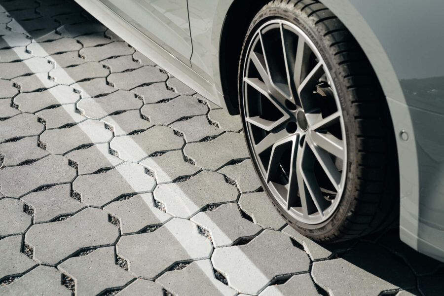 Referenzbild Parkplatz